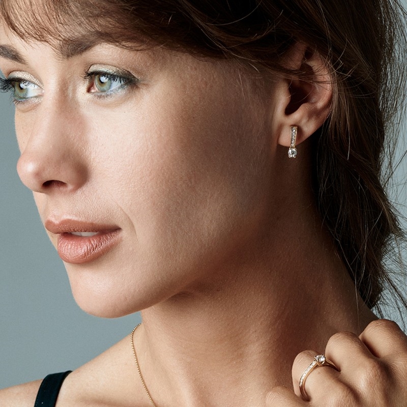 14 kt. Bella guld øreringe med diamanter fra 0,26-0,66 ct.